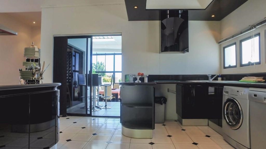 To Let 4 Bedroom Property for Rent in Plattekloof Western Cape